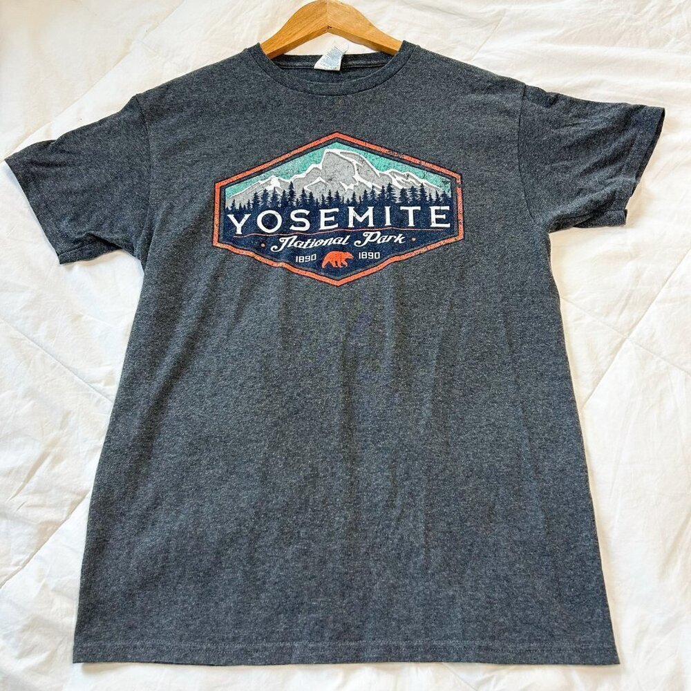 Yosemite National Park Graphic T-Shirt Delta Pro Weight Size M